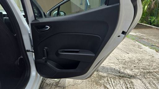 Renault Clio 1.0 TCe 100 - Zen – 2020 – 60798 km – Essence – Boîte Manuelle — photo 16