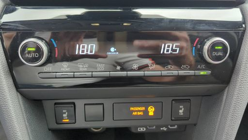 Toyota Yaris Cross 1.5 VVT-i 130 Hybrid E-CVT - Collection – 2025 – 14323 km – Hybride essence – Boîte Automatique — photo 23