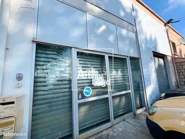 Local commercial 219 m²