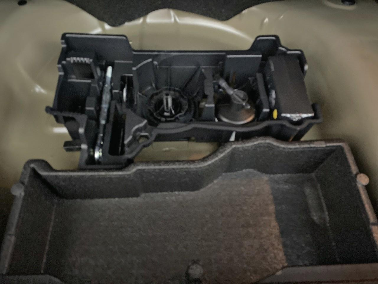 Peugeot 2008 hybrid 145 ch e-dcs6 allure — photo 16