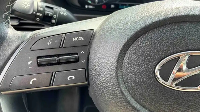 Hyundai I20 1.0 t-gdi 100 dct-7 hybrid 48v — photo 18