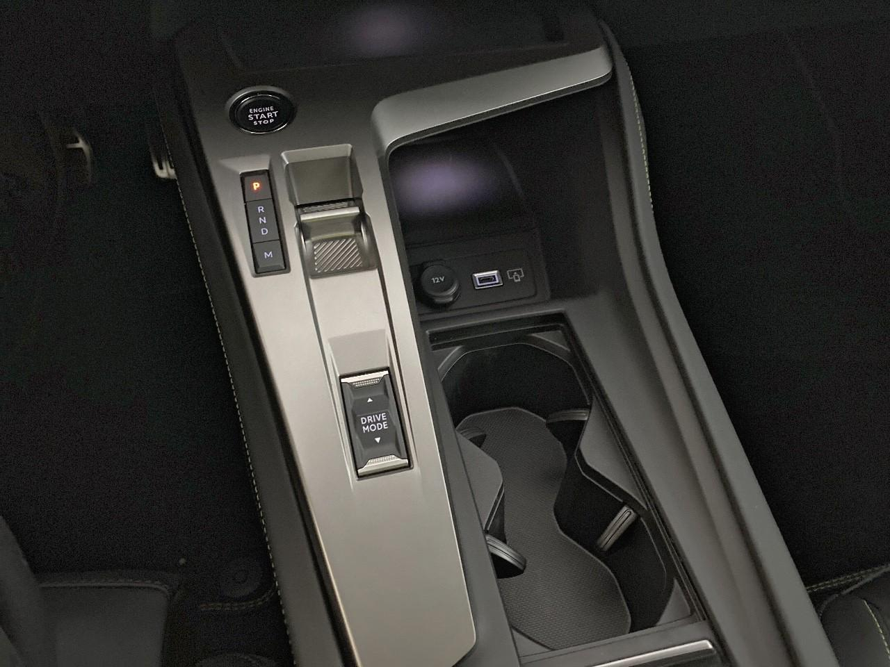 Peugeot 408 hybrid 145 e-dcs6 gt — photo 17