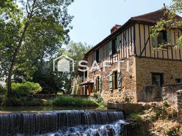 Moulin du XIII eme siècle, entièrement rénové