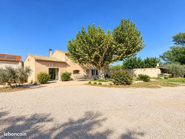 Mas 9 pièces 230 m²