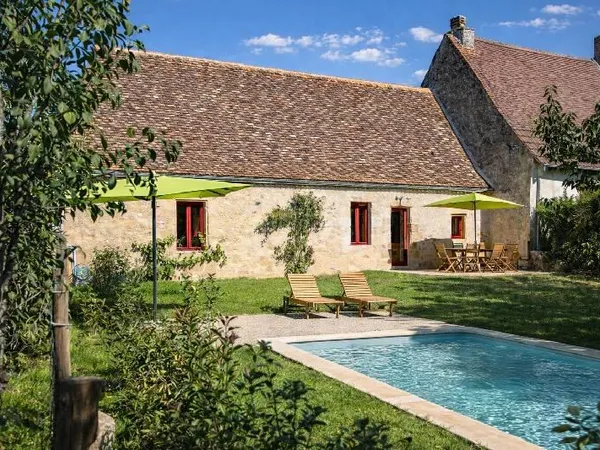 Propriete Au bout d'un hameau, cette belle maison périgourdine entièrement rénovée il y a une dizain
