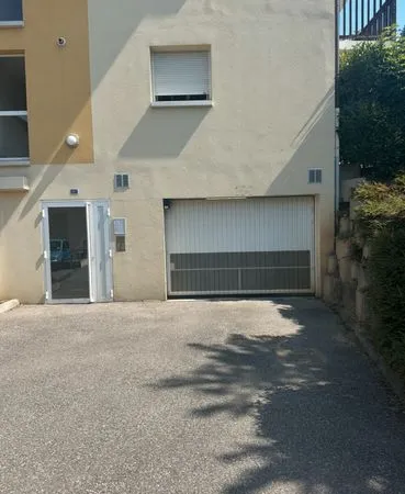 Garage double résidence sécurisée
