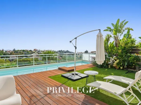 NICE VILLA CONTEMPORAINE AVEC PISCINE, VUE DÉGAGÉE ET APER