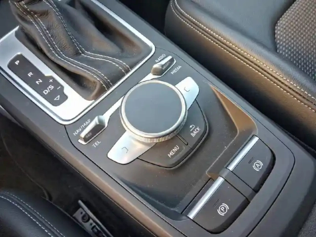 Audi Q2 35 tfsi 150 s tronic 7 — photo 42