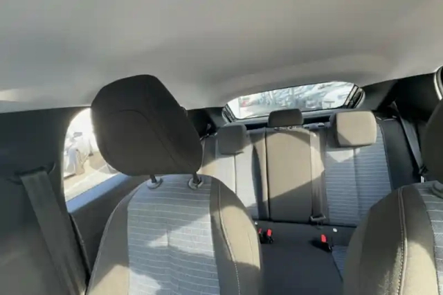 Peugeot 208 puretech 75 s&amp;s bvm5 — photo 10