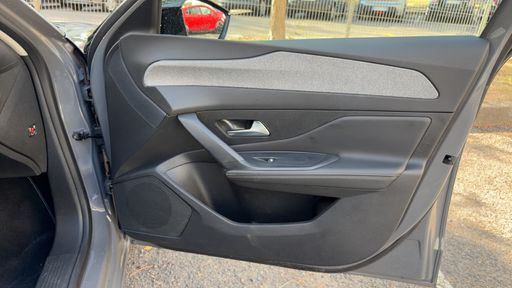 Peugeot 308 SW 1.5 BlueHDi 130 EAT8 - Allure – 2024 – 20325 km – Diesel – Boîte Automatique — photo 22