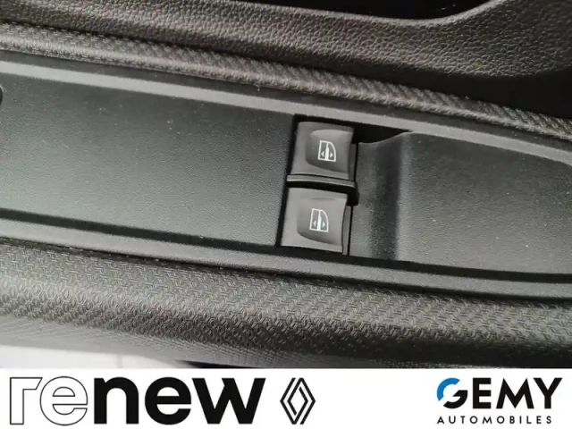 Dacia Sandero sce 65 — photo 27