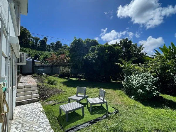 Location bas villa Gourbeyre