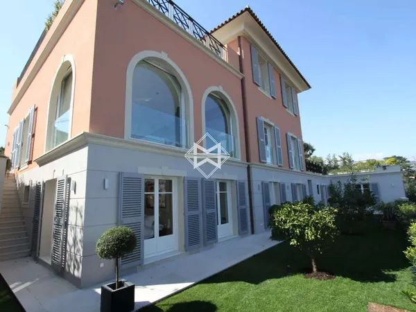 Villa 12 pièces 650 m²