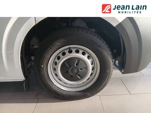 Volkswagen Transporter van l1h1 2.0 tdi 150 bva8 — photo 9