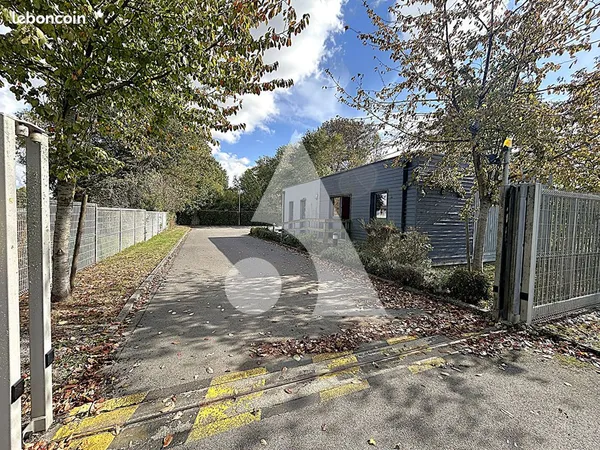 Local commercial 82 m² MAUBEUGE