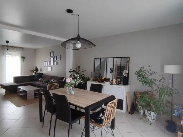 Maison Saint Denis De L Hotel 5 pièce(s) 103 m2