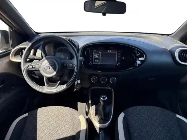 Toyota Aygo X 1.0 vvt-i 72ch design my23 — photo 10
