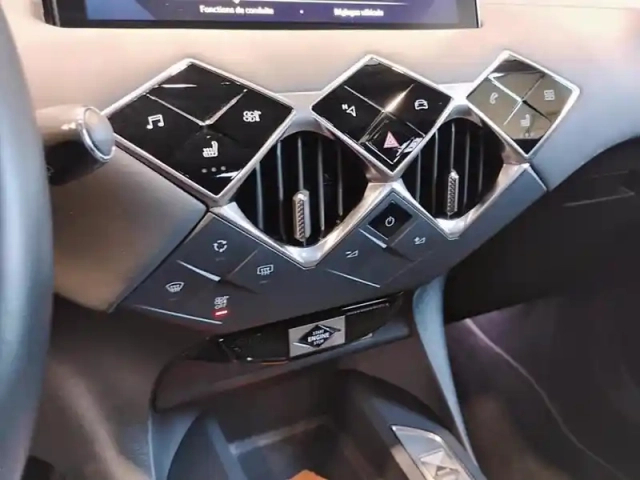 Ds Ds 3 ds3 crossback puretech 155 eat8 rivoli — photo 13