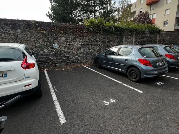 Location parking à 5min de marche de la gare