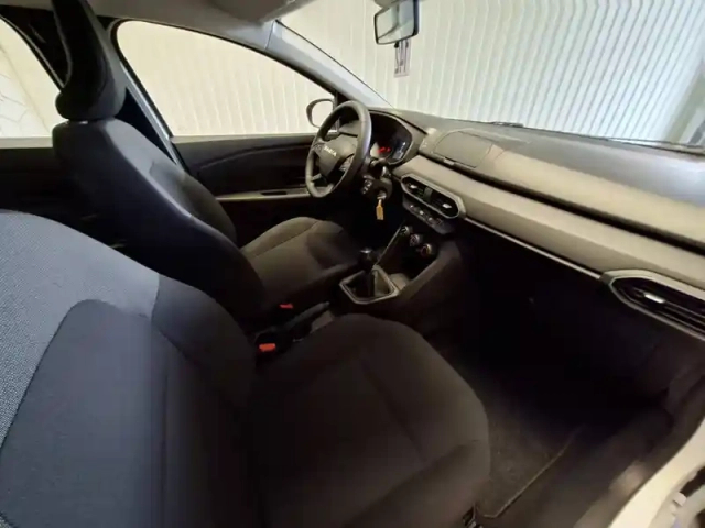 Dacia Sandero sce 65 — photo 26