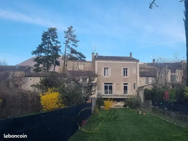 Maison de village 135 m² Bourdeaux