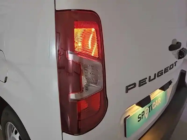 Peugeot Partner fourgon m 650 kg bluehdi 130 s&amp;s eat8 — photo 20
