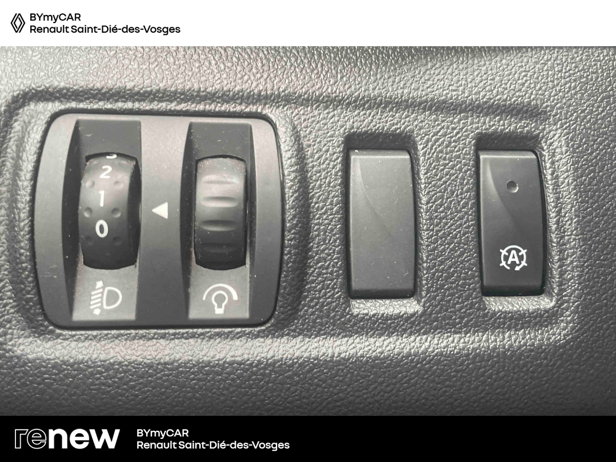 Renault Clio TCe 90 E6C — photo 20