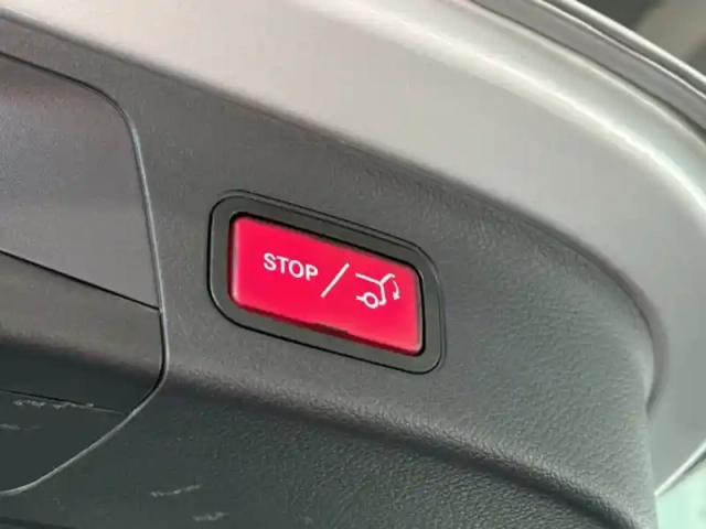 Mercedes Gla 200 progressive line — photo 16