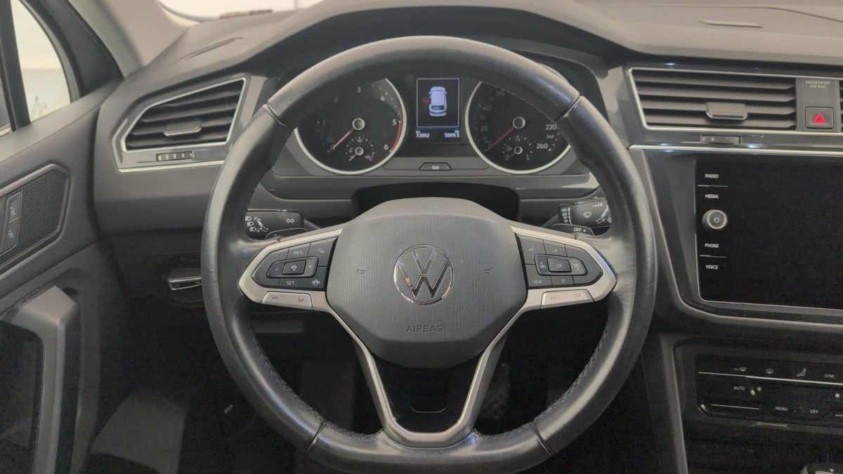 Volkswagen Tiguan — photo 14