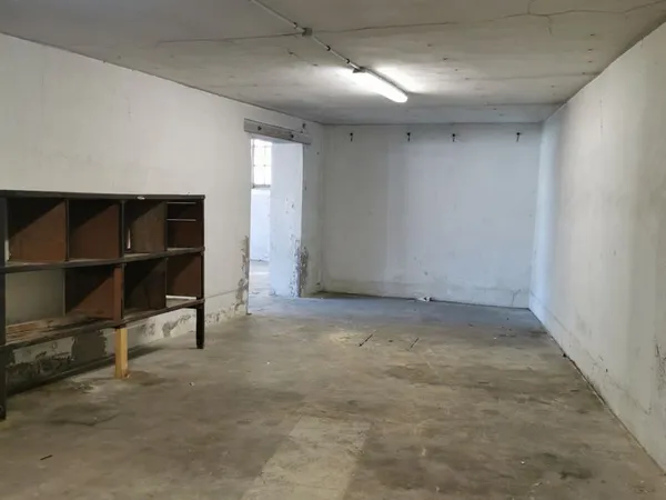 Local stockage 70 m2