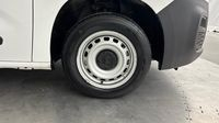 Peugeot Partner Standard 650kg BlueHDi 100ch S&S Asphalt — photo 15