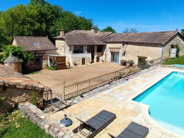 Maison 8 pièces 223 m²