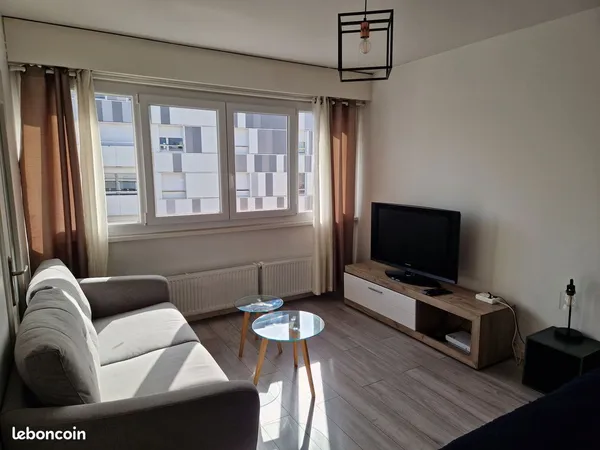 Location studio avec cuisine séparée 2mn gare