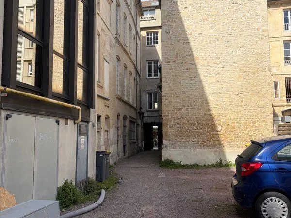 Loue parking sécurisé - Hyper centre Caen - Rare