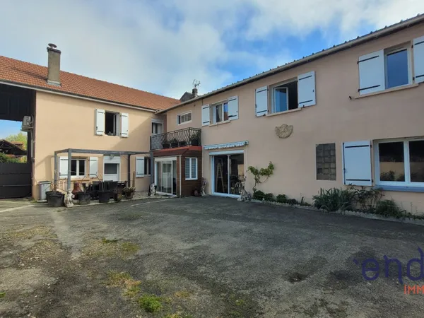 Maison 9 pièces 217 m²