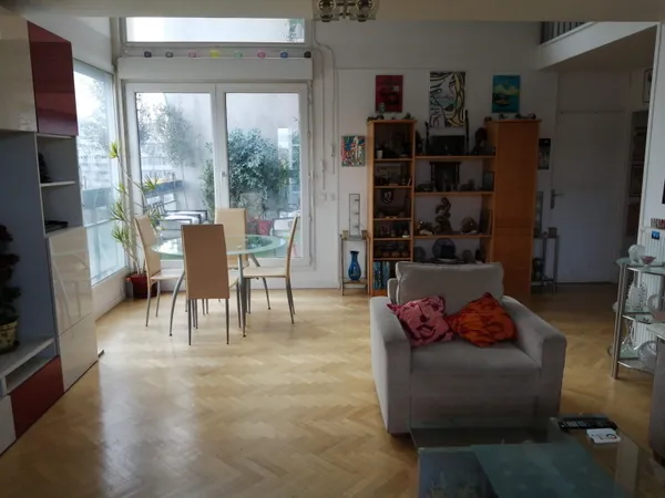 Loue chambre appartement duplex 125m² colocation