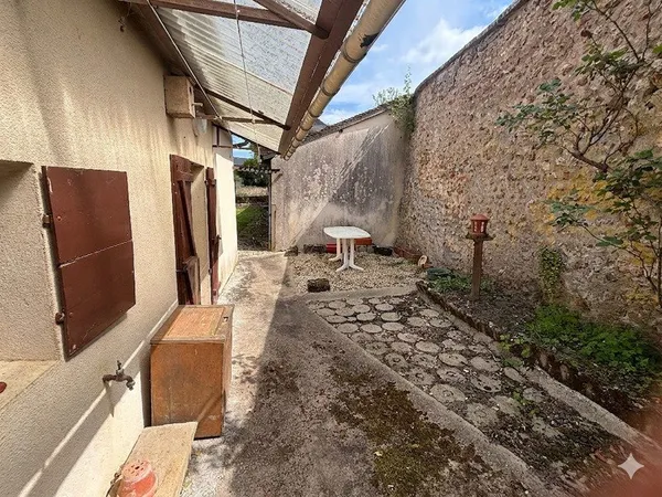 Opportunité Investisseur ou Pied-à-terre - Maison de Village à Potentiel à 1h30 de Paris
