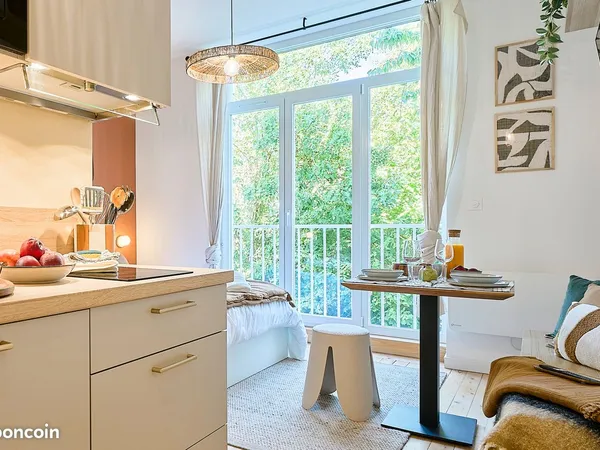 Studio meublé 18 m², 1 à 10 mois, tout inclus