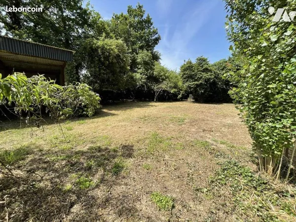 Terrain 1322 m² DOMAGNE