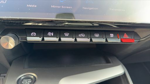 Peugeot 308 1.2 Puretech 130 EAT8 - Allure Pack – 2023 – 53452 km – Essence – Boîte Automatique — photo 13