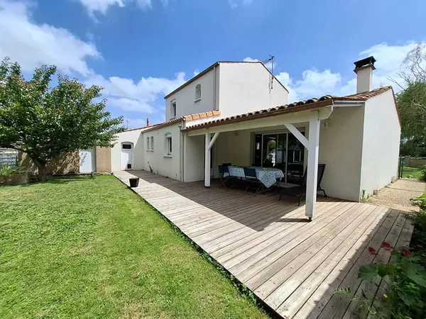 Maison 110 m² avec garage et dépendances