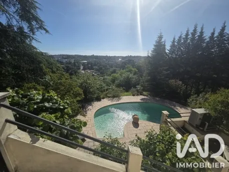 Maison 7 pièces 322 m²