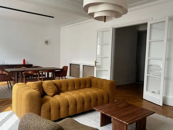 Paris 16, Élégant appartement de réception avec balcon, à deux pas de la Place Victor Hugo
