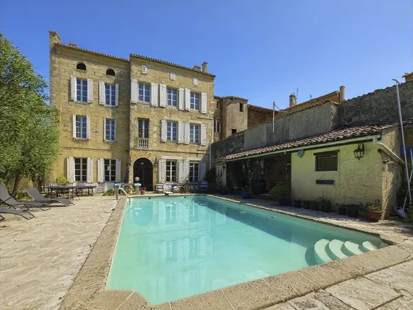 Élégante maison de maître avec maison d'amis, jardin et piscine aux portes de Saint-Émilion