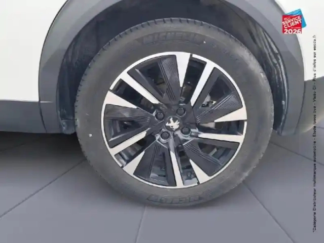 Peugeot 2008 e- 136ch gt pack — photo 10