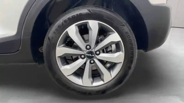 Kia Stonic 1.0 t-gdi 100 ch bvm6 — photo 13