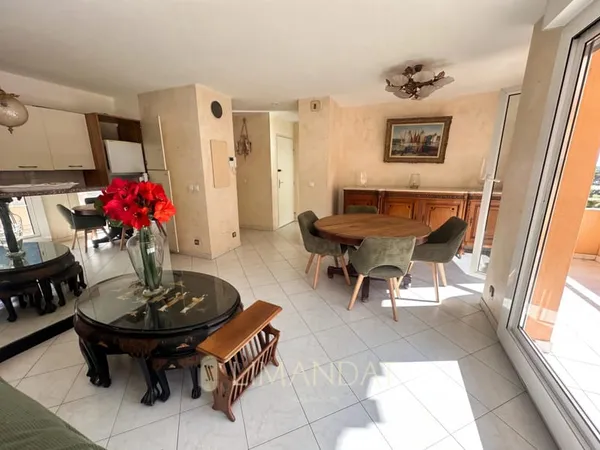 EXCLUSIVITÉ : Menton Carei, bel appartement 3 pièces 69,05 m² en étage élevé, balcon 17 m², parking 