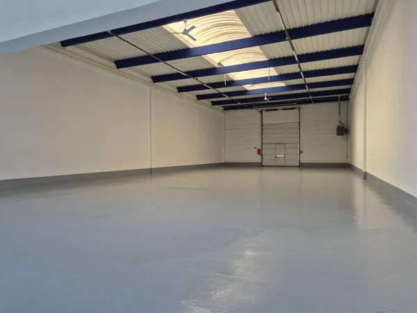 Entrepôt 1938 m²