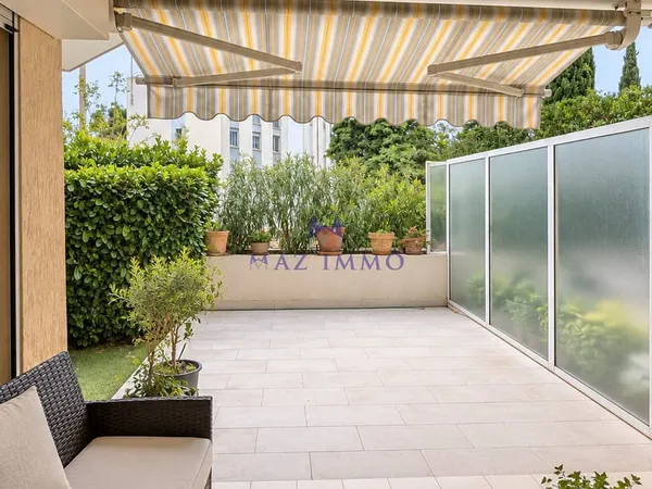 Rez de jardin T2 avec box fermé Le Cannet 935EUR cc