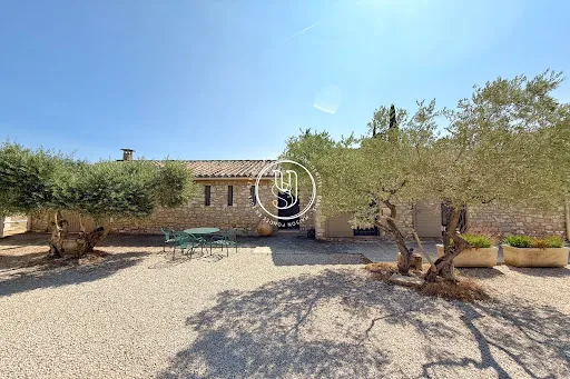 Maison 7 pièces 284 m²